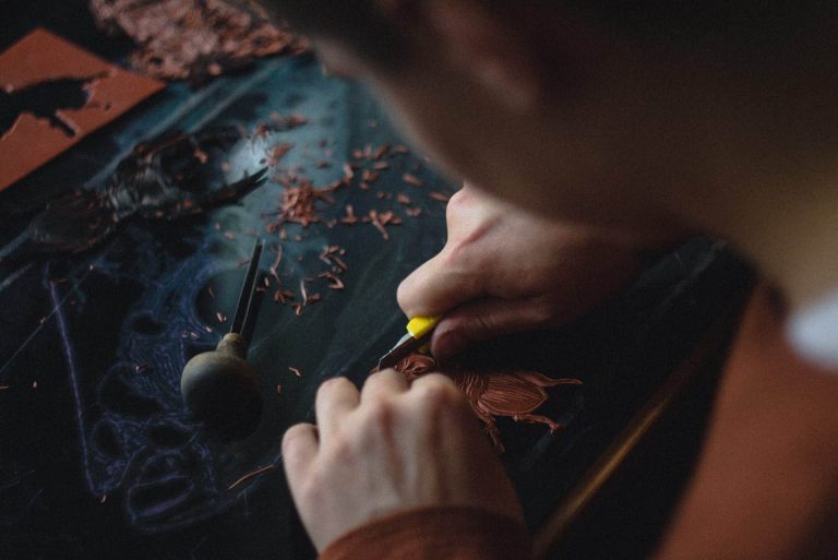 Carving a spoon a day for a year or a daily spoon